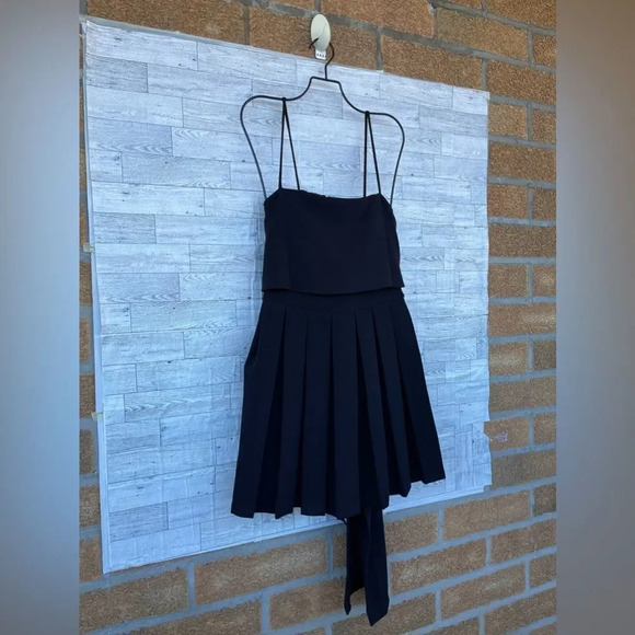 LBV Crepe Pleated Day Dress in black  Size 2 - Picture 6 of 17